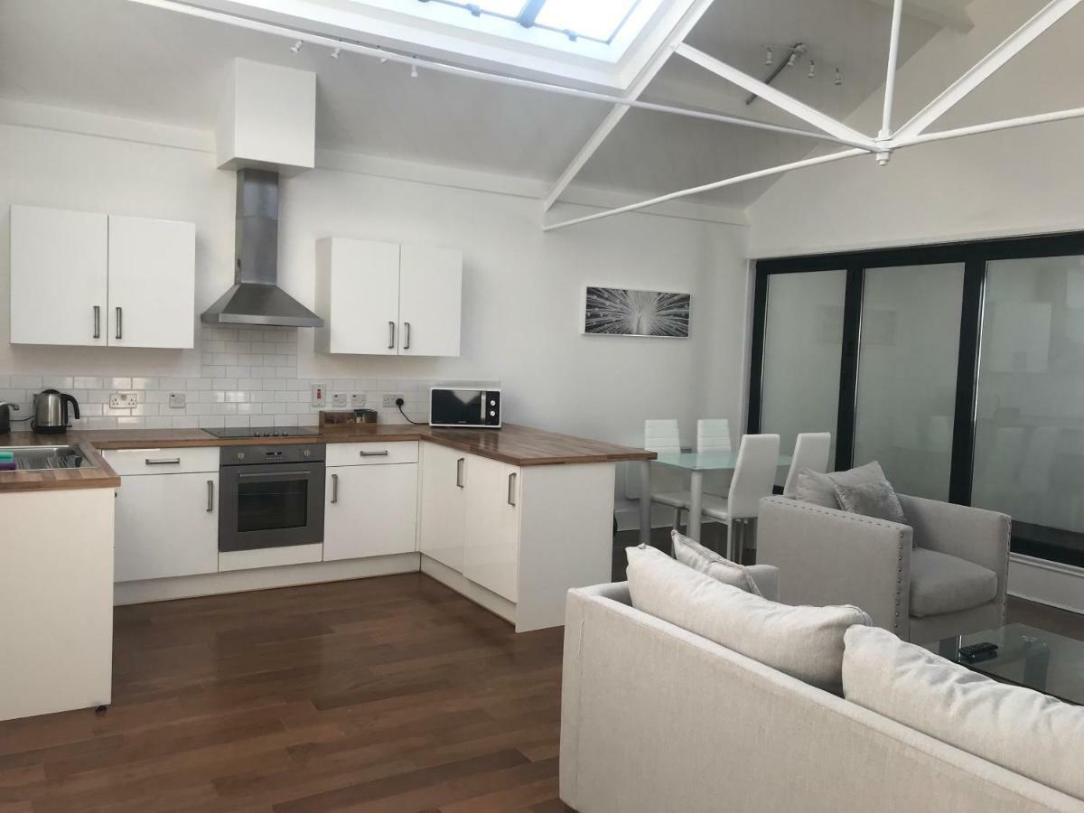 Ice House Apartments Суонзи Екстериор снимка