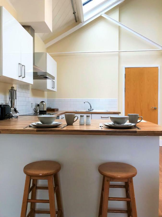 Ice House Apartments Суонзи Екстериор снимка