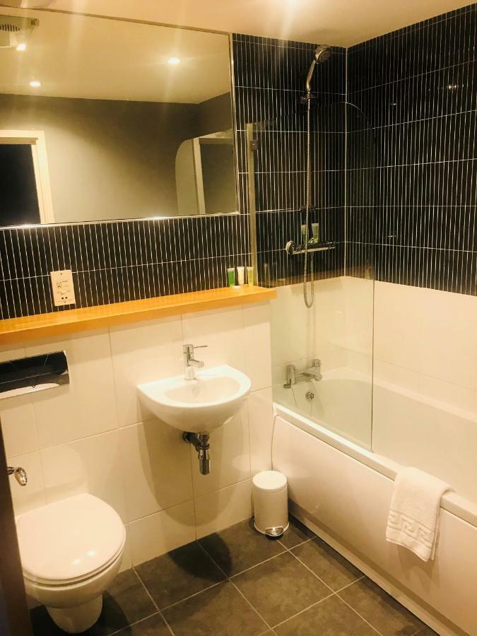 Ice House Apartments Суонзи Екстериор снимка