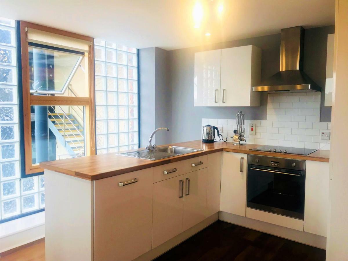 Ice House Apartments Суонзи Екстериор снимка